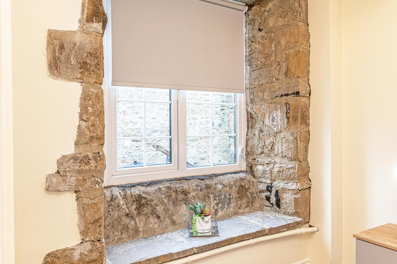 Apartment Scalebar Bridge End Mill Settle